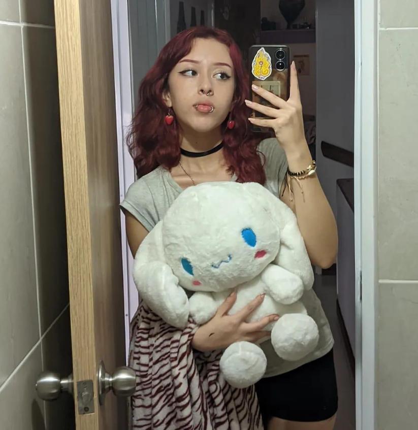 AlexaFoxy18 from Colombia