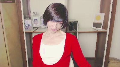 AngelinaLess_ from United States