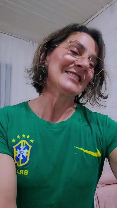 Bellaju from Brazil