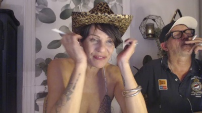 Frau_Nina from France