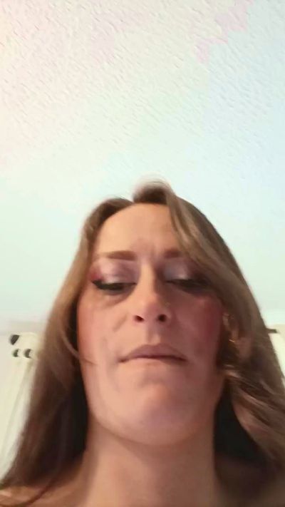 JadeHilton from United States