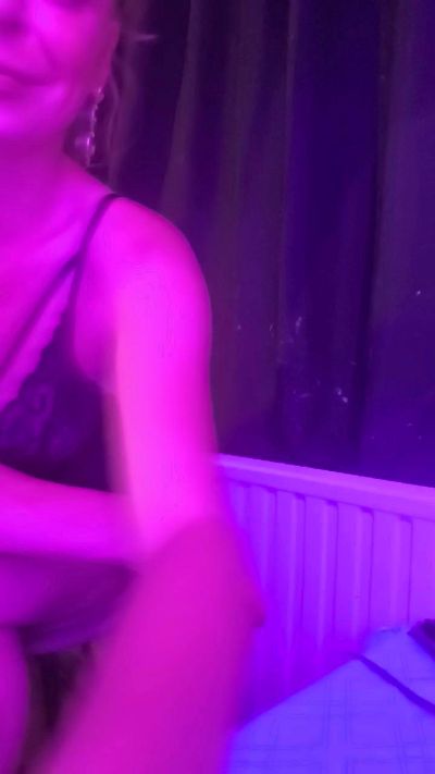 Kinkymom28x from Belgium