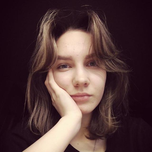 RoslynAngviano from Poland