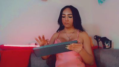 VickyGill from United States