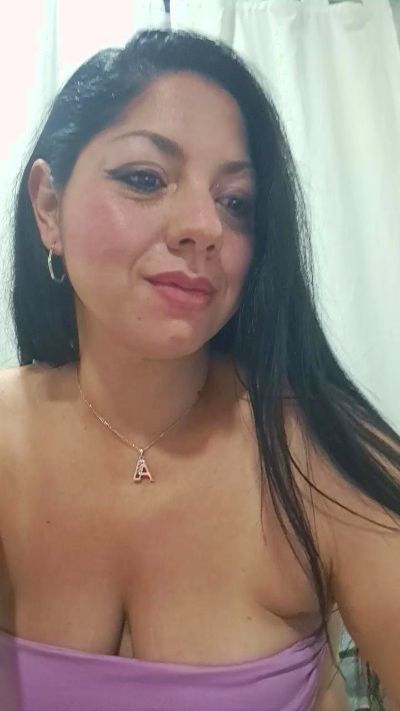 bella_milf1 from Chile