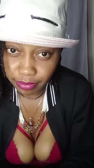 missbunny5 from Kenya